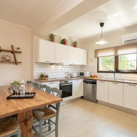 Melitini's فيلة أرغوستولي